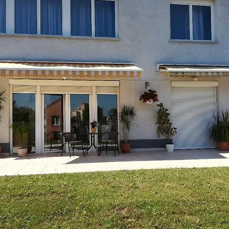 Homy Apartment In Buda, With Safe Garage And Terrace Budapest Exterior foto